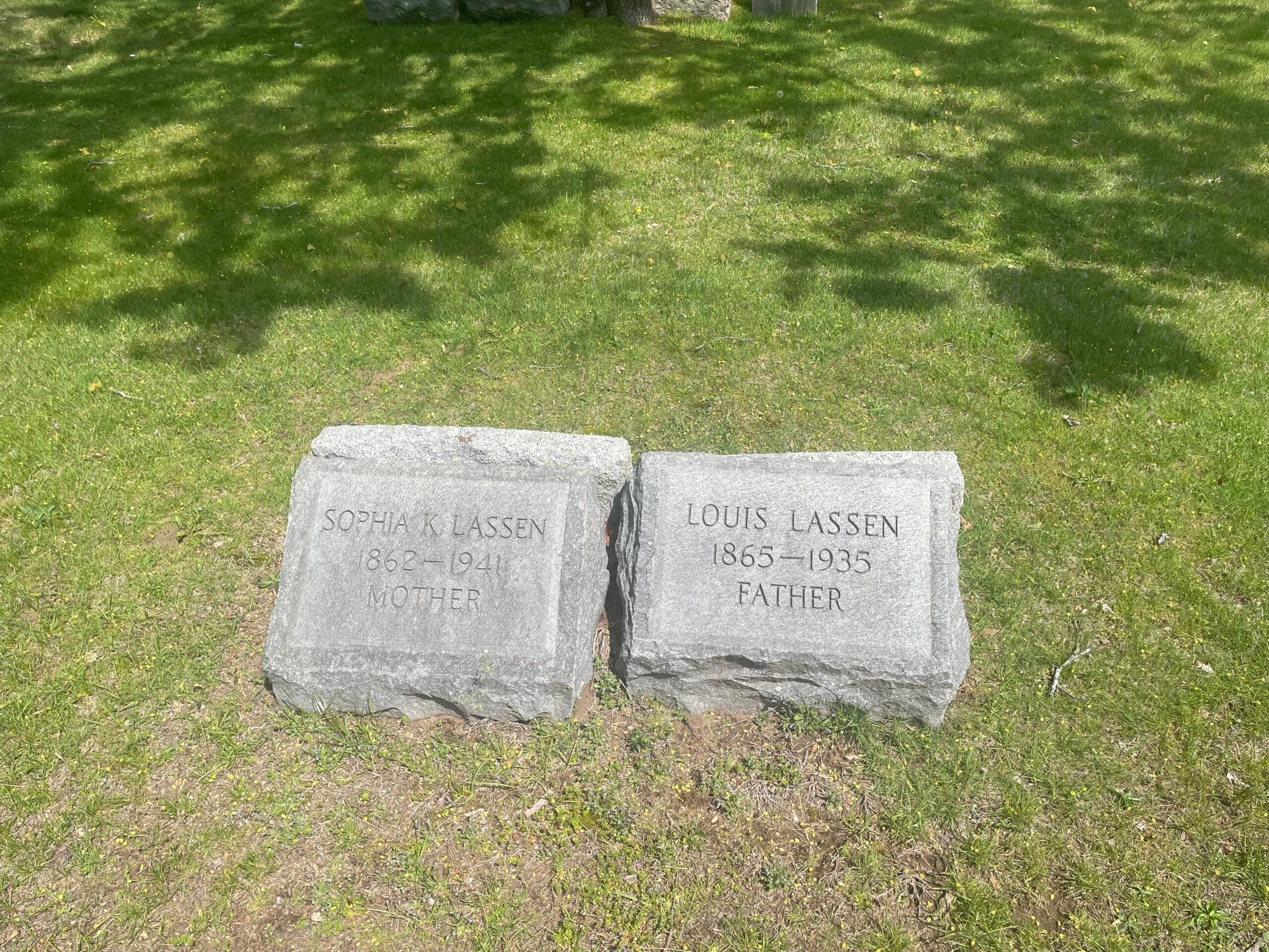 Image for article Erik Visits an American Grave, Part 1,961